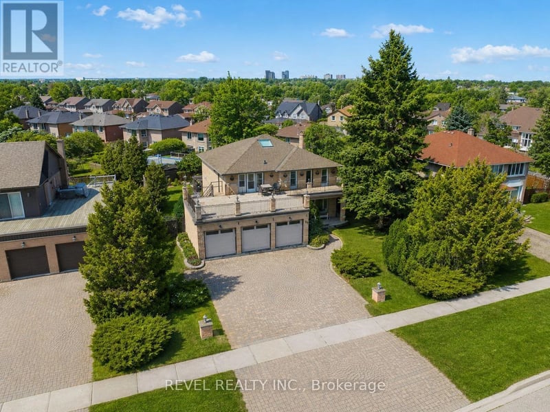 88 Lake Driveway West, Ajax (South West), Ontario, L1S4T2, Ajax (South West), Ontario — photo 1 of 5