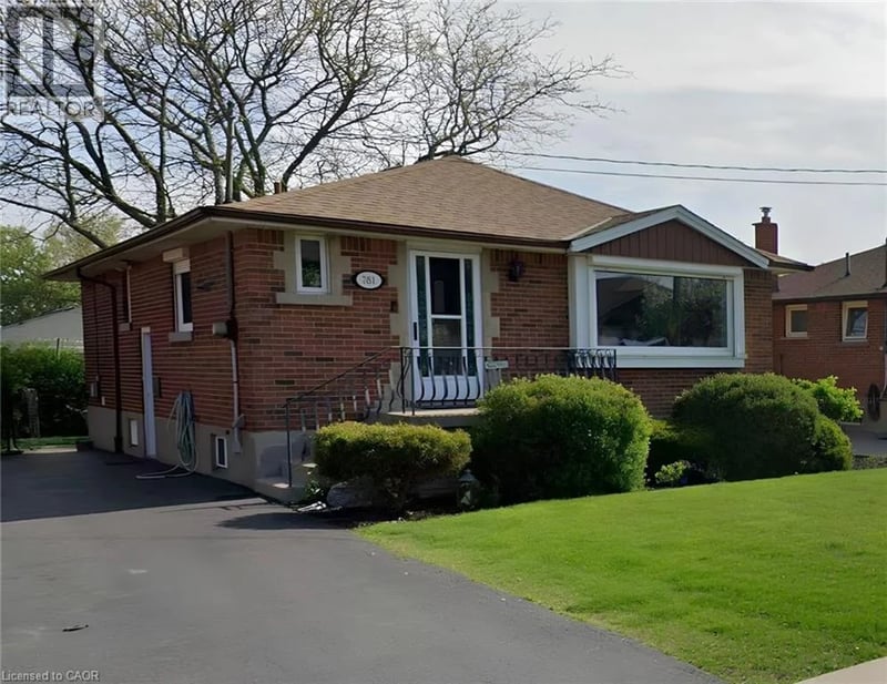 #Lower 781 NINTH Avenue, Hamilton, Ontario, L8T2A7, Hamilton, Ontario — photo 1 of 5