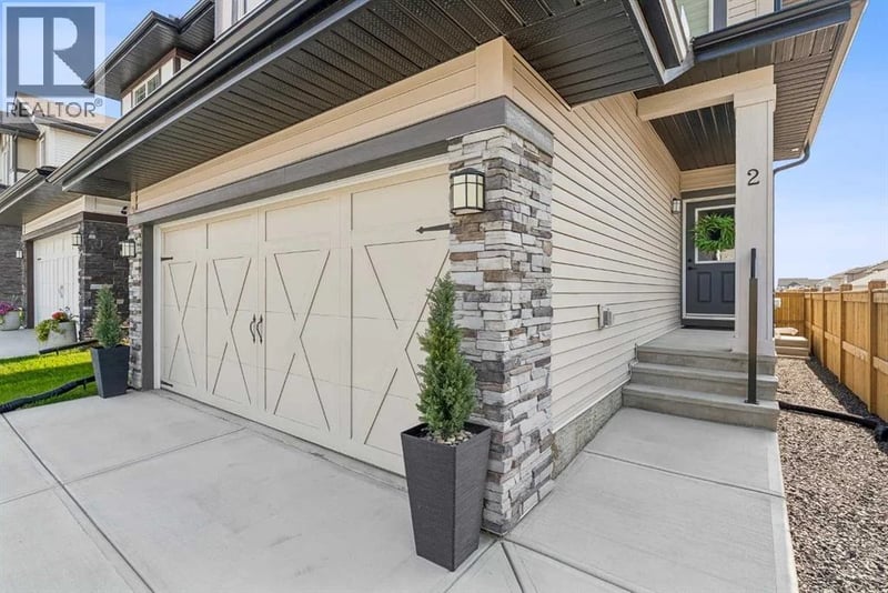 2 Belgian Court, Cochrane, Alberta, T4C3H5, Cochrane, Alberta — photo 1 of 5