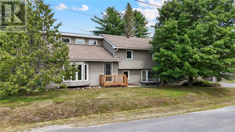 14 MINTO Street, Webbwood, Ontario, P0P2G0, Webbwood, Ontario — photo 1 of 5