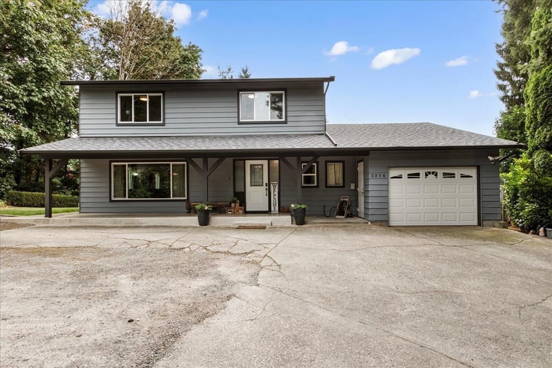 3216 SADDLE Street, Abbotsford, British Columbia, V2S4X3, Abbotsford, British Columbia — photo 1 of 5