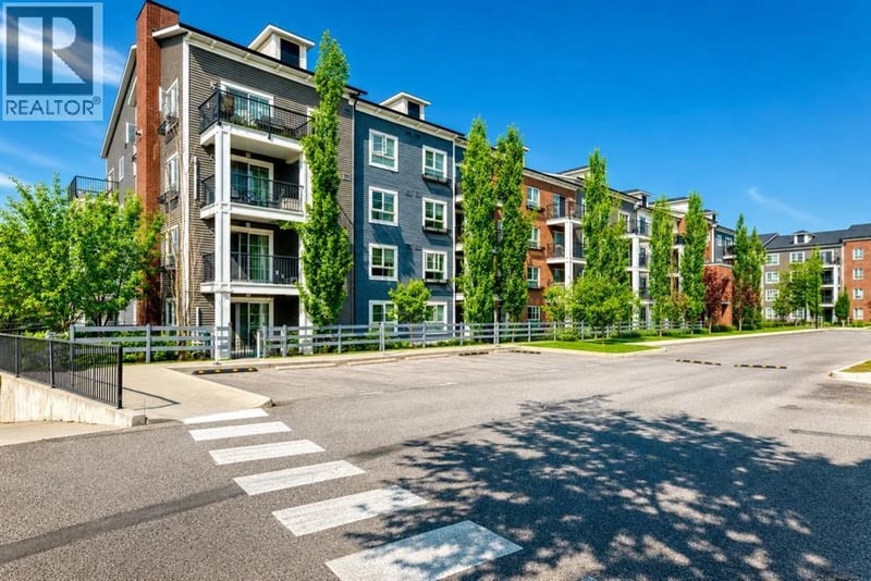 279 Copperpond Common Southeast, Calgary, Alberta, T2Z1J6, Calgary, Alberta — photo 1 of 5
