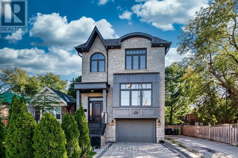 109 Banff Road, Toronto (Mount Pleasant East), Ontario, M4P2P6, Toronto (Mount Pleasant East), Ontario — photo 1 of 5