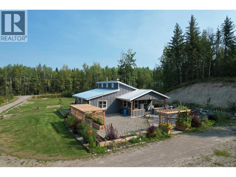 1962 SALES Road, Quesnel, British Columbia, V2J6C1, Quesnel, British Columbia — photo 1 of 5