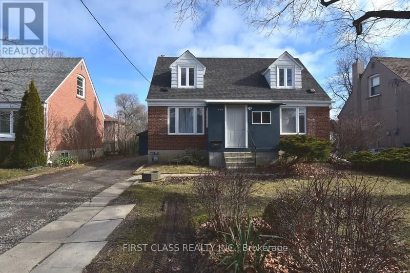 #Back 319 Senlac Road, Toronto (Willowdale West), Ontario, M2R1R2, Toronto (Willowdale West), Ontario — photo 1 of 5