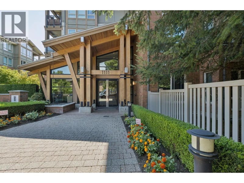 #203 1111 27TH Street, North Vancouver, British Columbia, V7J1S3, North Vancouver, British Columbia — photo 1 of 5