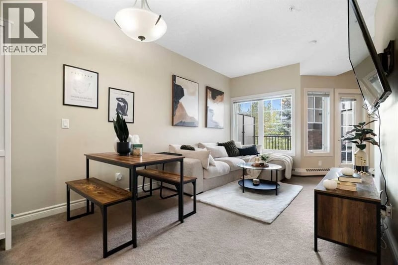 60 Royal Oak Circle Northwest, Calgary, Alberta, T3G0A7, Calgary, Alberta — photo 1 of 5