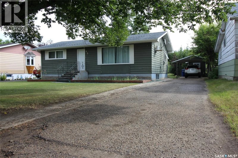 656 4th STREET W, Shaunavon, Saskatchewan, S0N2M0, Shaunavon, Saskatchewan — photo 1 of 5