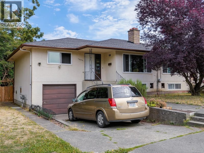 1564 North Dairy Road, Saanich, British Columbia, V8T3V3, Saanich, British Columbia — photo 1 of 5