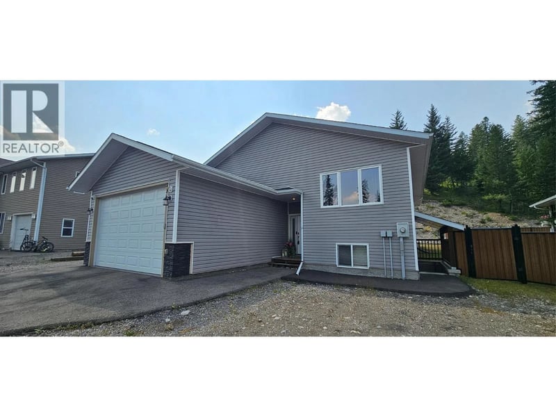 73 Deerborne Drive, Elkford, British Columbia, V0B1H0, Elkford, British Columbia — photo 1 of 5