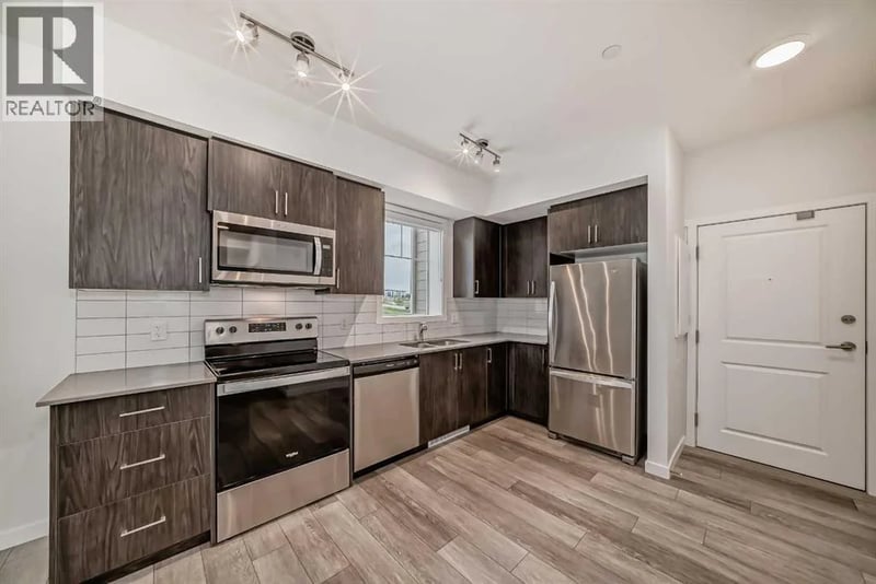 3727 Sage Hill Drive Northwest, Calgary, Alberta, T3R1T7, Calgary, Alberta — photo 1 of 5