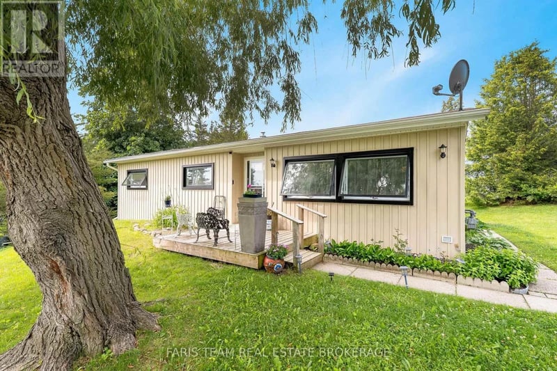 21 Hawthorne Drive, Innisfil, Ontario, L9S1P7, Innisfil, Ontario — photo 1 of 5