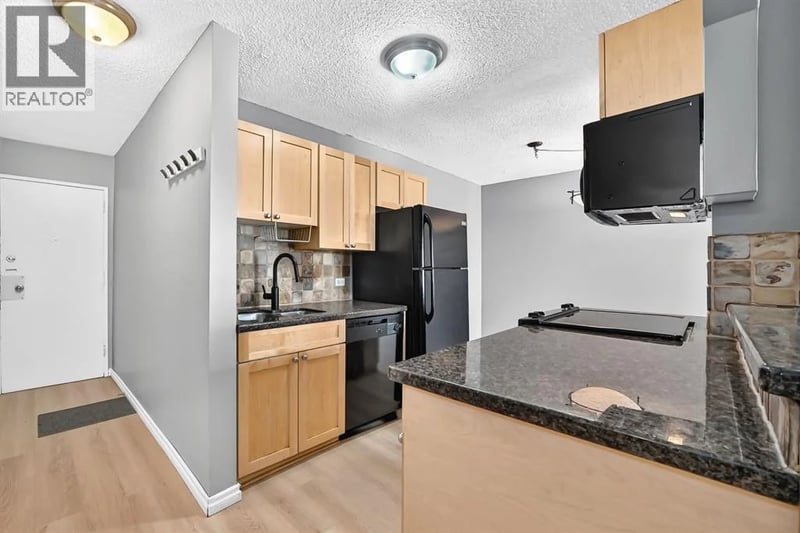 1312 13 Avenue Southwest, Calgary, Alberta, T3E0T3, Calgary, Alberta — photo 1 of 5