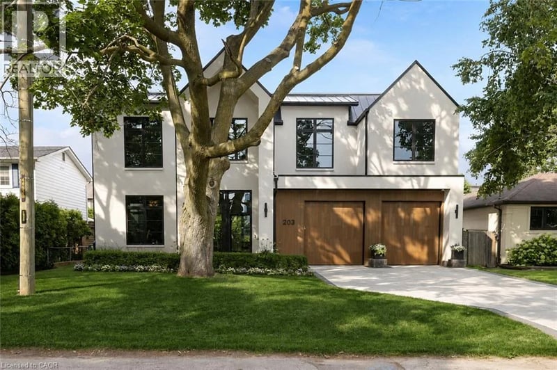203 WEYBOURNE Road, Oakville, Ontario, L6K2T7, Oakville, Ontario — photo 1 of 5