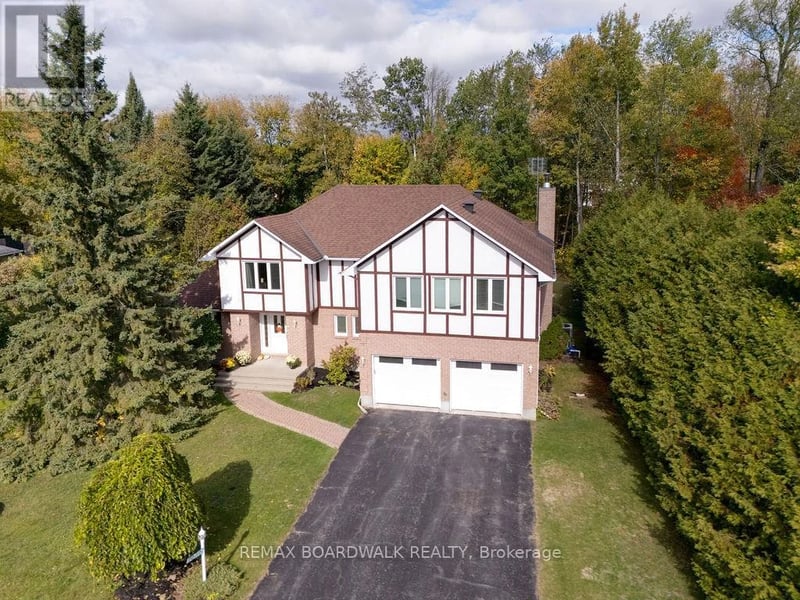 7089 Bush Drive, Ottawa, Ontario, K4P1M8, Ottawa, Ontario — photo 1 of 5