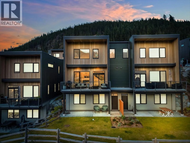 39249 STELLAR Drive, Squamish, British Columbia, V8B1G2, Squamish, British Columbia — photo 1 of 5