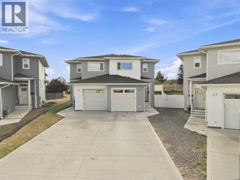 41 Pinnacle Close, Blackfalds, Alberta, T4M0M3, Blackfalds, Alberta — photo 1 of 5
