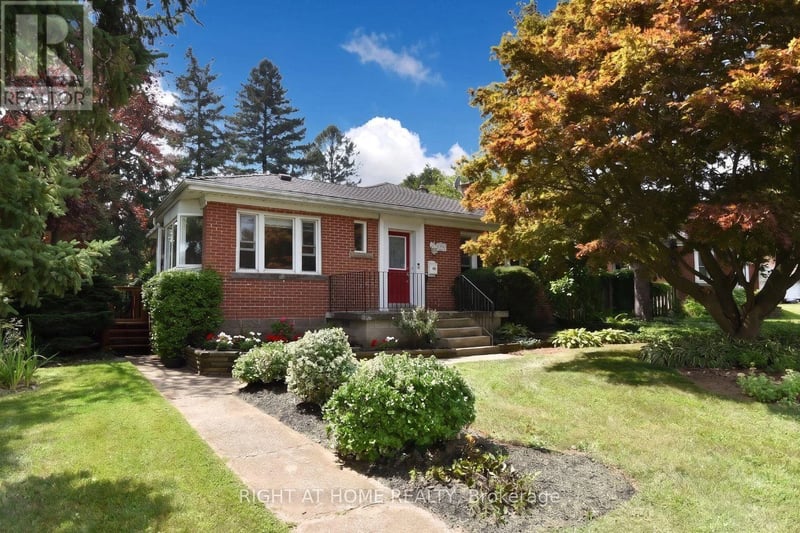 936 Boothman Avenue, Burlington (Bayview), Ontario, L7T1P6, Burlington (Bayview), Ontario — photo 1 of 5