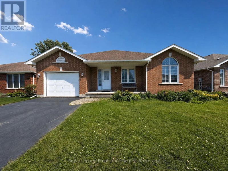 17 Sumac Terrace, Belleville (Belleville Ward), Ontario, K8N5X4, Belleville (Belleville Ward), Ontario — photo 1 of 5