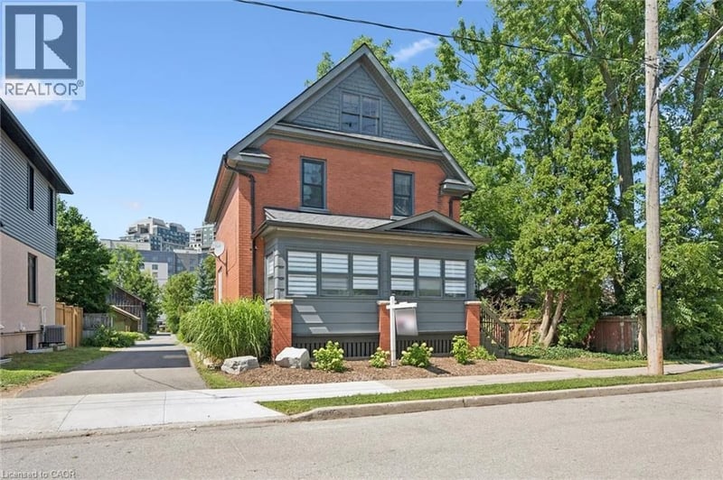 100 DAWSON Street, Waterloo, Ontario, N2L1R4, Waterloo, Ontario — photo 1 of 5