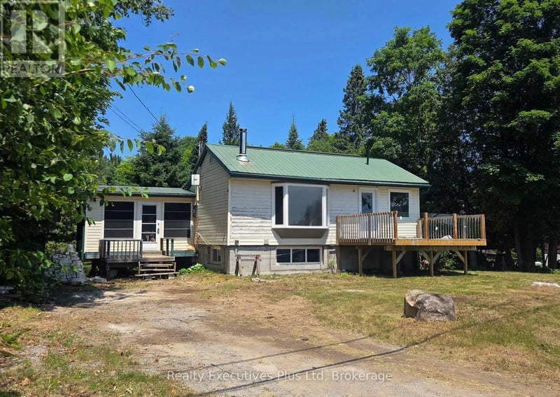 2011 North Shore Road, Algonquin Highlands (Stanhope), Ontario, K0M1J1, Algonquin Highlands (Stanhope), Ontario — photo 1 of 5