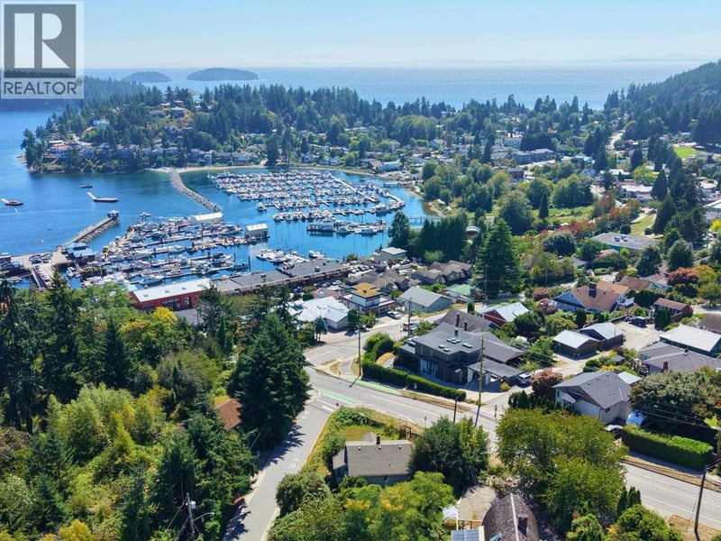 547 FLETCHER Road, Gibsons, British Columbia, V0N1V0, Gibsons, British Columbia — photo 1 of 5