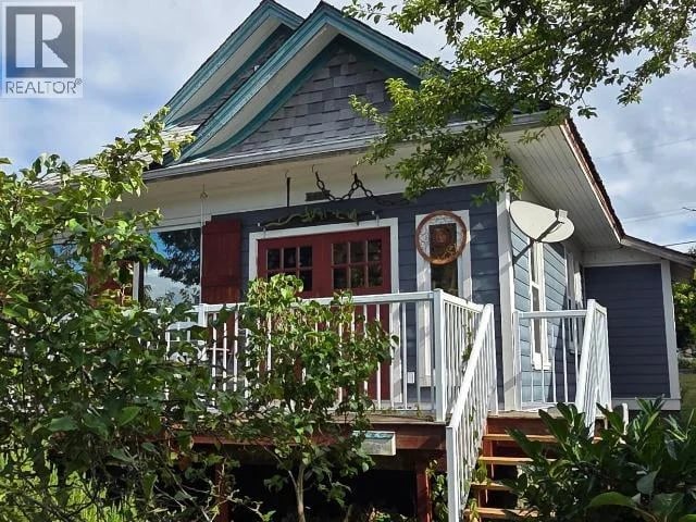 6279 SYCAMORE STREET, Powell River, British Columbia, V8A4K8, Powell River, British Columbia — photo 1 of 5