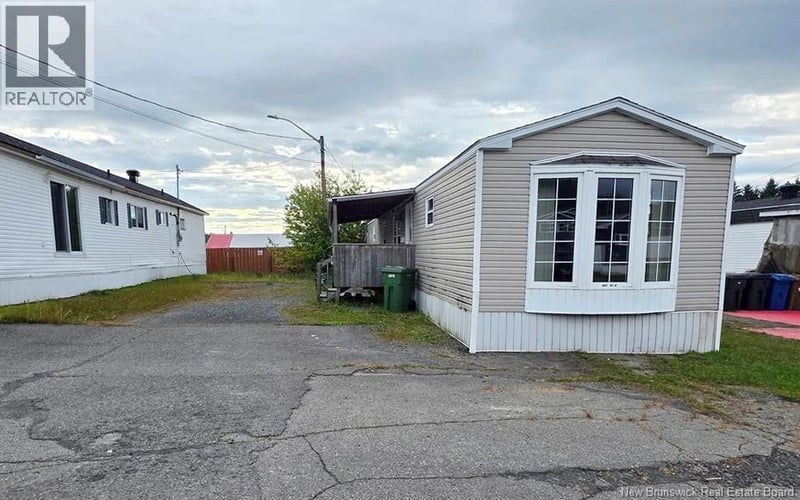 30 Gagnon Avenue, Edmundston, New Brunswick, E3V3H8, Edmundston, New Brunswick — photo 1 of 5