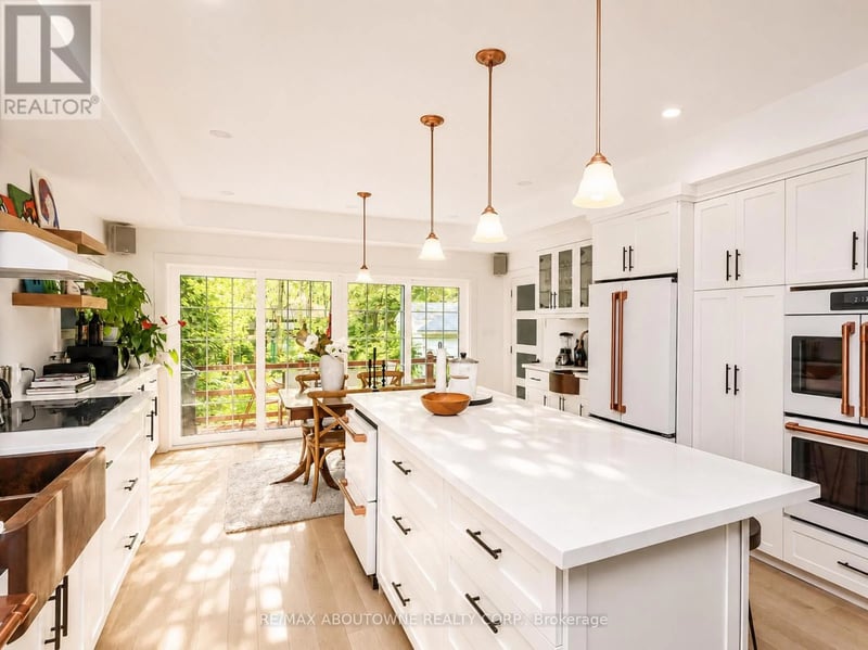12 49TH Street North, Wasaga Beach, Ontario, L9Z1Y1, Wasaga Beach, Ontario — photo 1 of 5