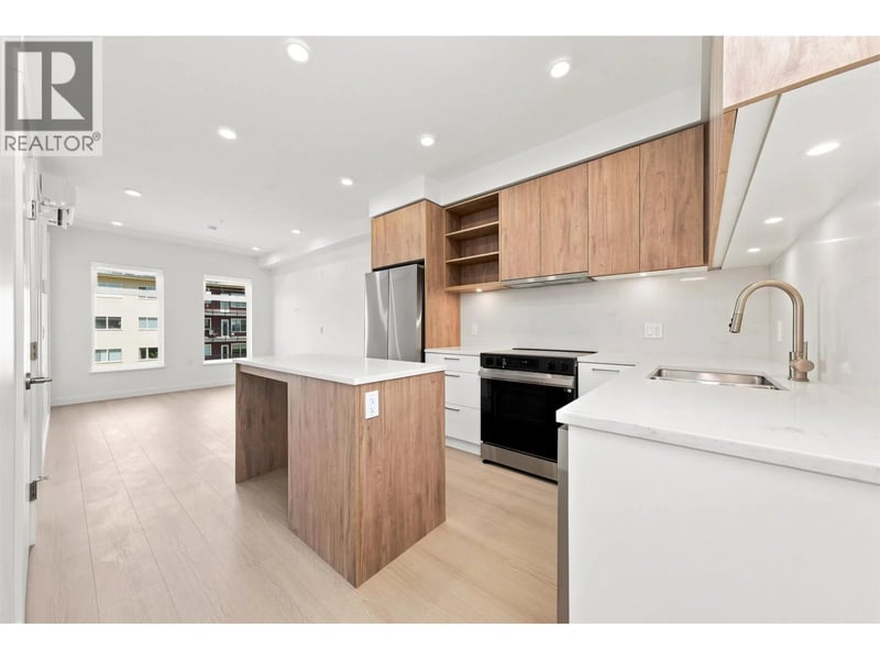 #207 82 FIRST Street, New Westminster, British Columbia, V3L0L8, New Westminster, British Columbia