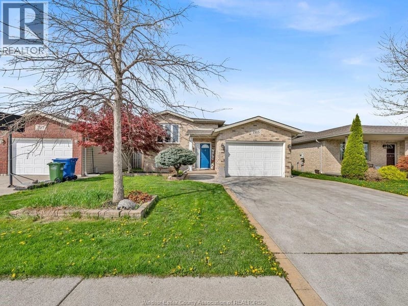 2115 EVERTS, Windsor, Ontario, N9B3X7, Windsor, Ontario — photo 1 of 5