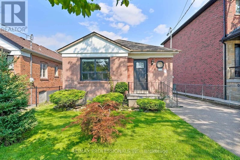 111 Wesley Street, Toronto (Stonegate-Queensway), Ontario, M8Y2W9, Toronto (Stonegate-Queensway), Ontario — photo 1 of 5