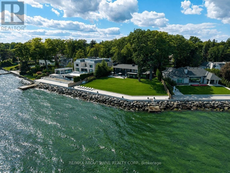 3 Ennisclare Drive East, Oakville (MO Morrison), Ontario, L6J4N3, Oakville (MO Morrison), Ontario — photo 1 of 5