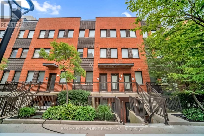 #60 60 WINSTON PARK Boulevard, Toronto (Downsview-Roding-CFB), Ontario, M3K1C2, Toronto (Downsview-Roding-CFB), Ontario — photo 1 of 5