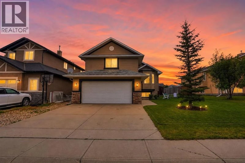 176 Sunset Heights, Crossfield, Alberta, T0M0S0, Crossfield, Alberta — photo 1 of 5