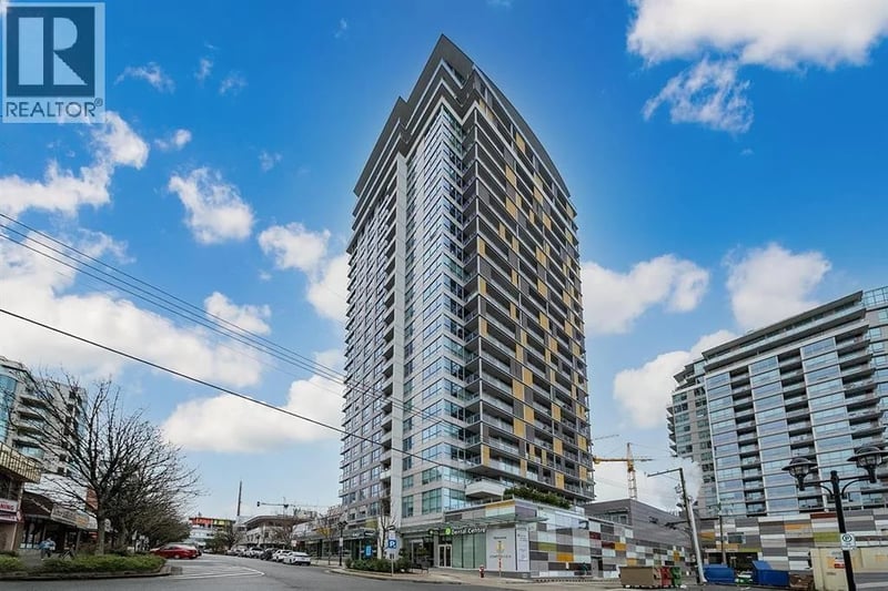 125 14TH EAST Street, North Vancouver, British Columbia, V7L0E6, North Vancouver, British Columbia — photo 1 of 5