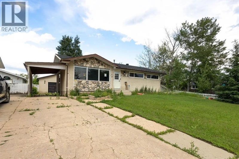 2 Moberly Crescent, Fort McMurray, Alberta, T9H1G9, Fort McMurray, Alberta — photo 1 of 5