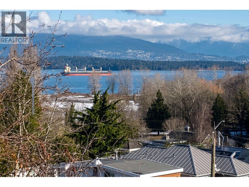 4390 LOCARNO Crescent, Vancouver, British Columbia, V6R1G3, Vancouver, British Columbia — photo 1 of 5
