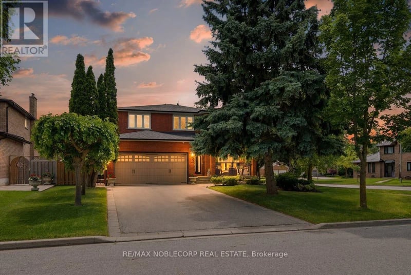 3 Castlehill Road, Vaughan (Maple), Ontario, L6A1P3, Vaughan (Maple), Ontario — photo 1 of 5
