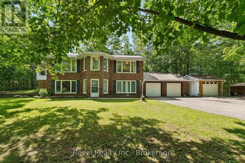 18 Bessie Avenue South, Kawartha Lakes (Bobcaygeon), Ontario, K0M1A0, Kawartha Lakes (Bobcaygeon), Ontario — photo 1 of 5