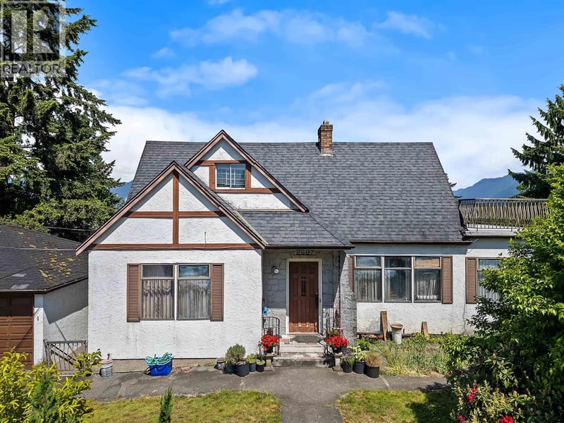 2587 YALE Street, Vancouver, British Columbia, V5K1C1, Vancouver, British Columbia — photo 1 of 5
