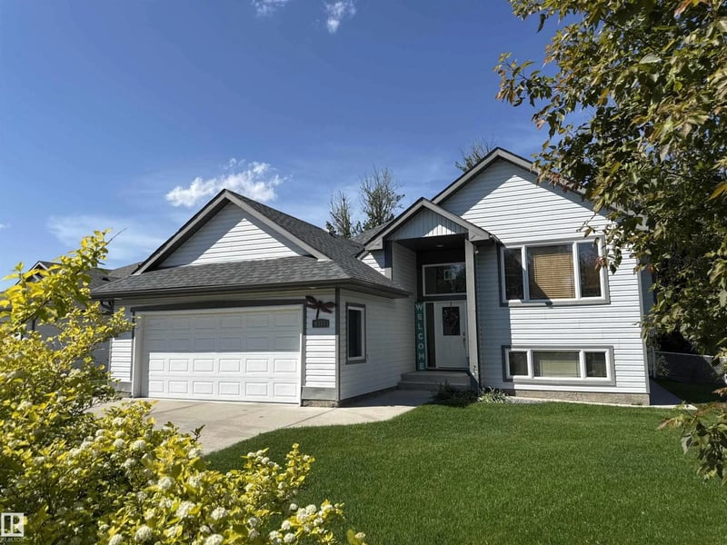 4404 Madsen AV, Drayton Valley, Alberta, T7A1T9, Drayton Valley, Alberta — photo 1 of 5