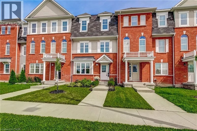 #3 230 AVONSYDE Boulevard, Waterdown, Ontario, L8B1T9, Waterdown, Ontario — photo 1 of 5