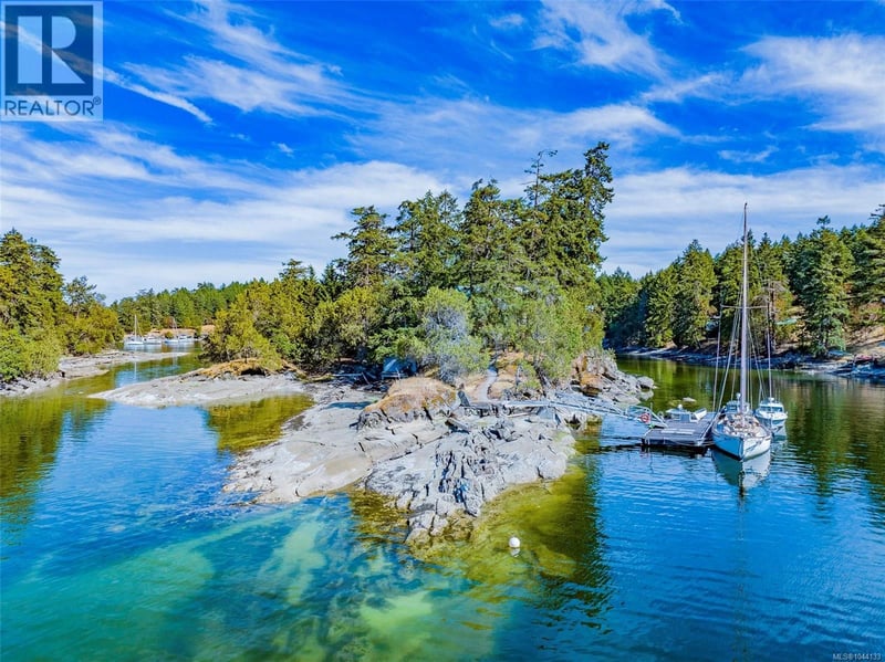 1 Eaglet Island, Decourcy Island, British Columbia, V0V0V0, Decourcy Island, British Columbia — photo 1 of 5