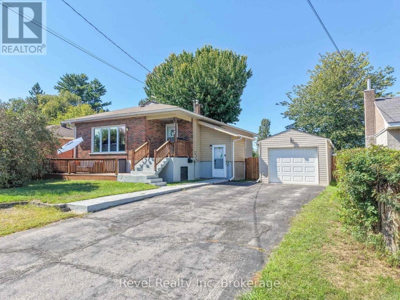 257 Lee Avenue, North Bay (Ferris), Ontario, P1A2K7, North Bay (Ferris), Ontario — photo 1 of 5