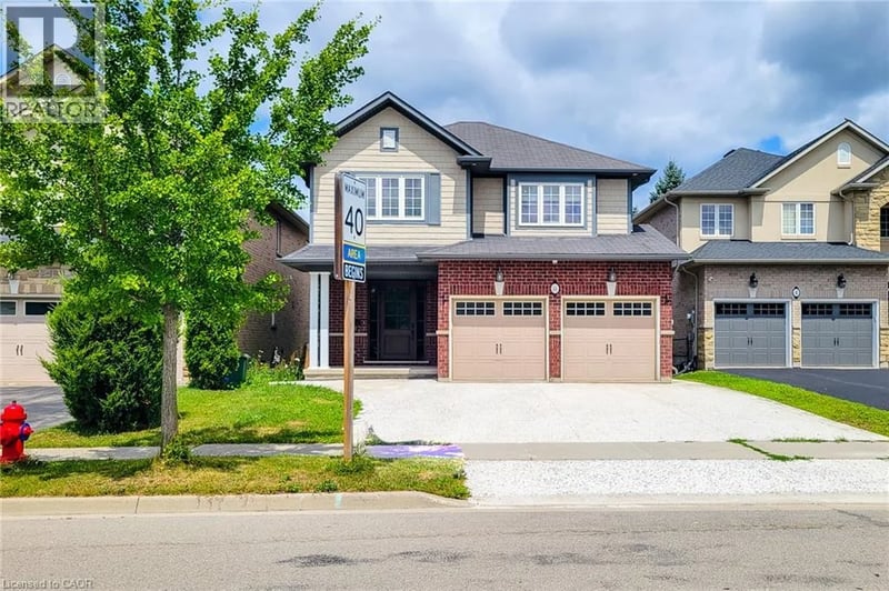 8 SECINARO Avenue, Ancaster, Ontario, L9G0C6, Ancaster, Ontario — photo 1 of 5