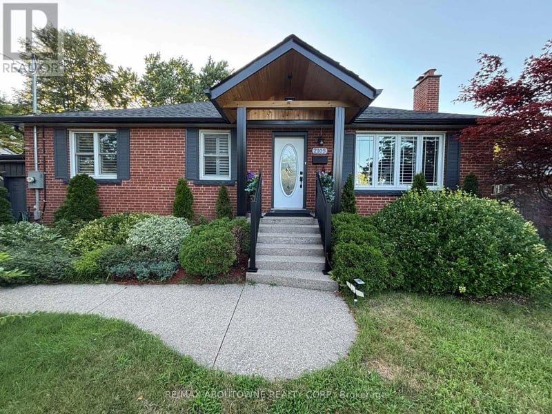 2105 Maplewood Drive, Burlington (Brant), Ontario, L7R2C6, Burlington (Brant), Ontario — photo 1 of 5