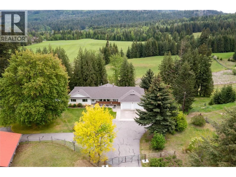 2240 97B Highway Southeast, Salmon Arm, British Columbia, V1E1X6, Salmon Arm, British Columbia — photo 1 of 5