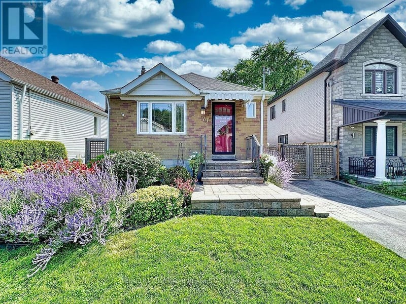 79 Neilson Avenue, Toronto (Cliffcrest), Ontario, M1M2S5, Toronto (Cliffcrest), Ontario — photo 1 of 5