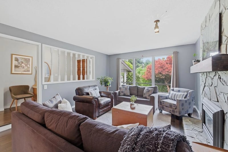 2161 153A Street, Surrey, British Columbia, V4A5Y1, Surrey, British Columbia — photo 1 of 5